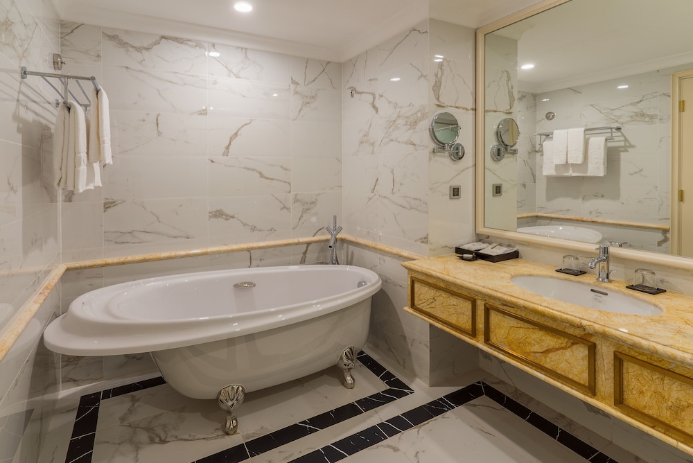 Suite del hotel Vinpearl Condotel Phu Ly. Foto 10