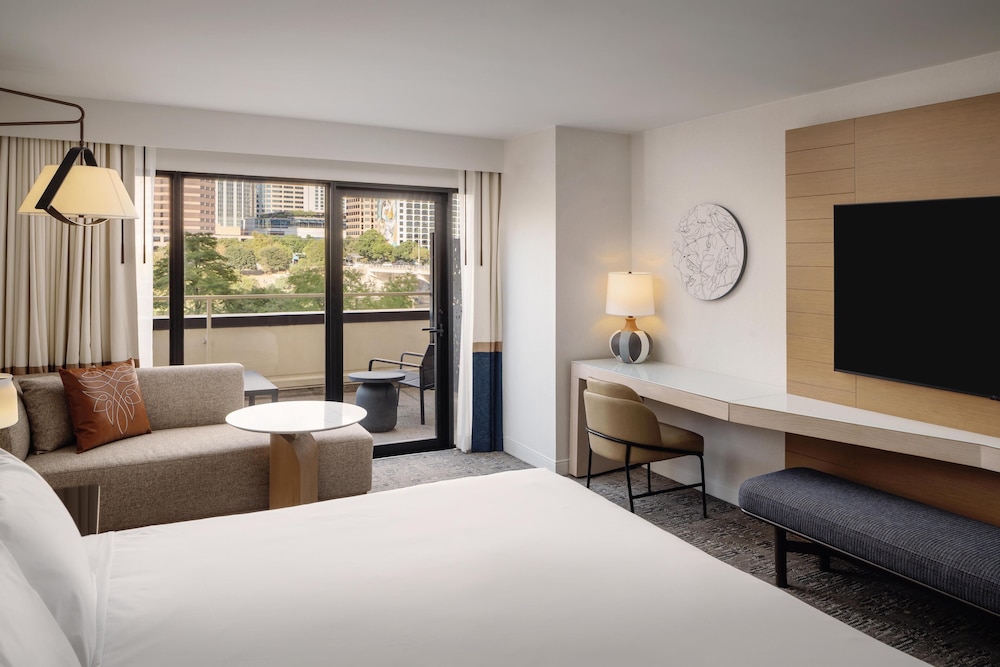 1 Cama King Balcón con Vistas al Lago del hotel Hyatt Regency Austin. Foto 2