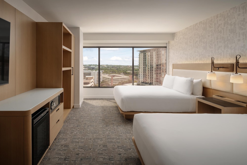 2 Camas Queen Ducha Accesible del hotel Hyatt Regency Austin. Foto 3