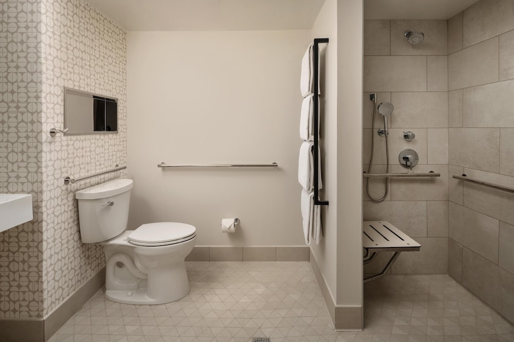 2 Camas Queen Ducha Accesible del hotel Hyatt Regency Austin. Foto 4
