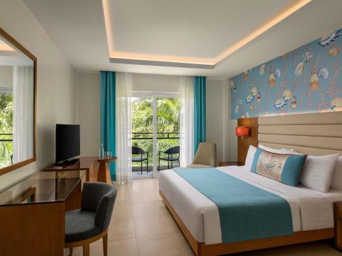 Habitación Clásica con cama grande del hotel Mövenpick Resort and Spa Boracay