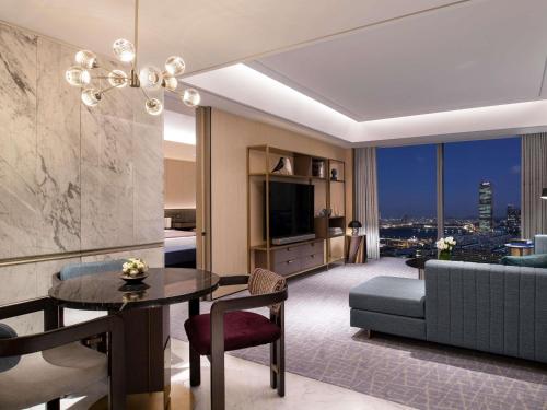 Suite Signature de 1 dormitorio - 1 cama extragrande del hotel Fairmont Ambassador Seoul. Foto 6