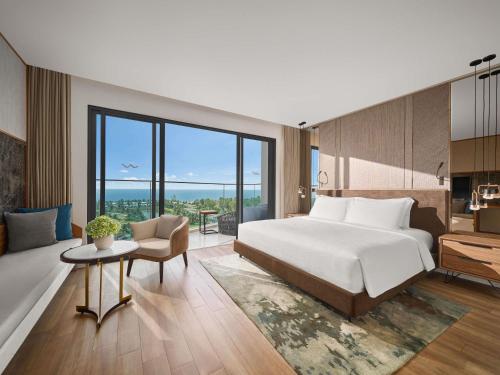 Two - Bedroom Family Studio with Sea View del hotel Mövenpick Villas and Residences Phu Quoc. Foto 3