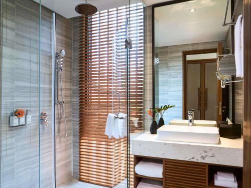 Villa de 2 dormitorios con piscina privada y vistas al lago del hotel Mövenpick Villas and Residences Phu Quoc. Foto 5
