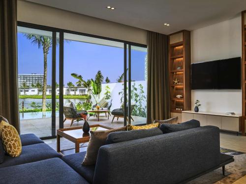 Villa de 1 dormitorio con piscina privada y vistas al lago del hotel Mövenpick Villas and Residences Phu Quoc. Foto 1
