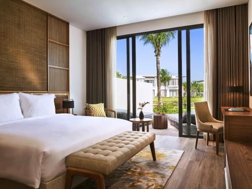 Villa de 1 dormitorio con piscina privada y vistas al lago del hotel Mövenpick Villas and Residences Phu Quoc. Foto 2