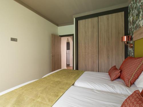 Apartamento Premium de 2 dormitorios del hotel Servatur Doña Elvira. Foto 1