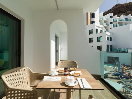 Apartamento Premium de 1 dormitorio del hotel Servatur Doña Elvira. Foto 11