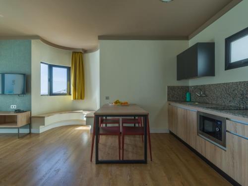 Apartamento Premium de 2 dormitorios del hotel Servatur Doña Elvira. Foto 5