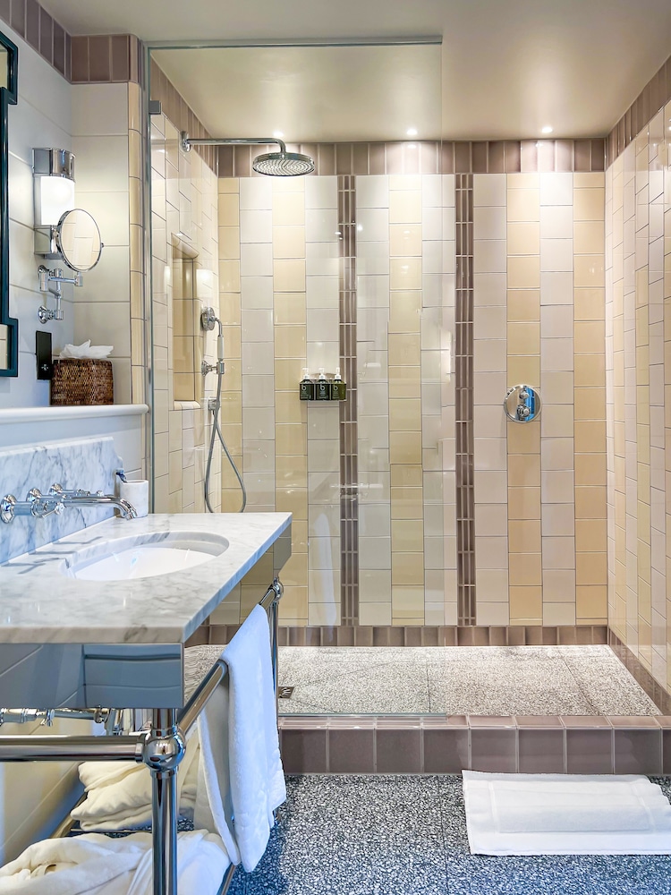 Suite, 2 habitaciones del hotel Beaverbrook Town House. Foto 3
