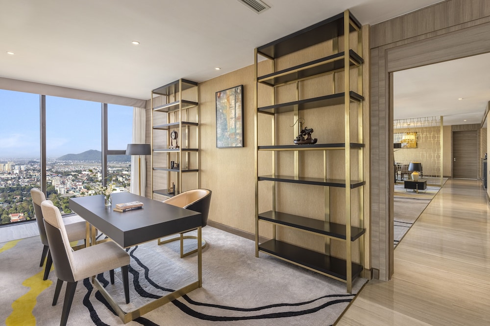 Suite Presidencial del hotel Meliá Vinpearl Thanh Hoa. Foto 6
