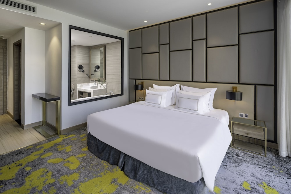 Habitación Deluxe con vistas a la ciudad del hotel Meliá Vinpearl Thanh Hoa. Foto 2