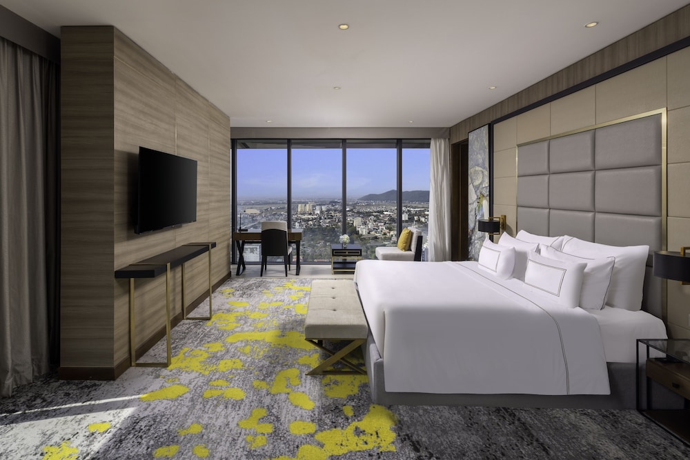 Suite con vistas a la ciudad del hotel Meliá Vinpearl Thanh Hoa. Foto 4