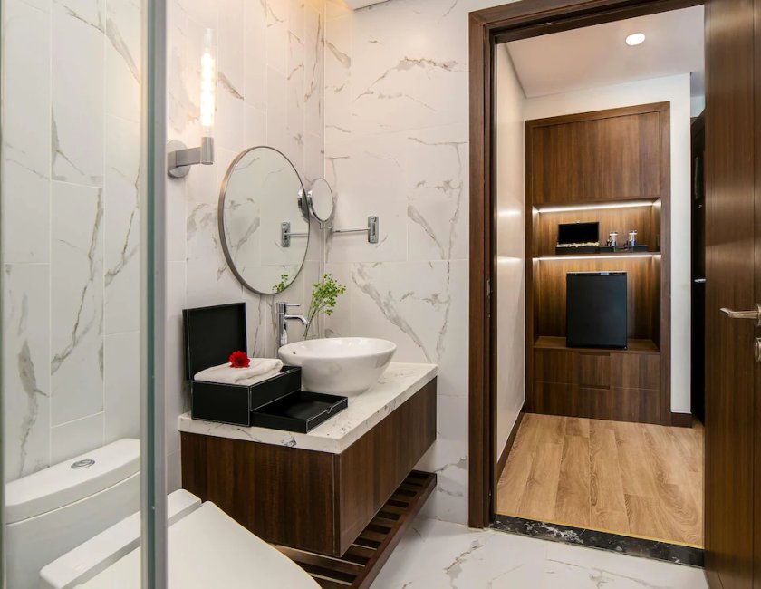 Habitación doble Superior 1 Cama king del hotel Mövenpick Living West Hanoi. Foto 6