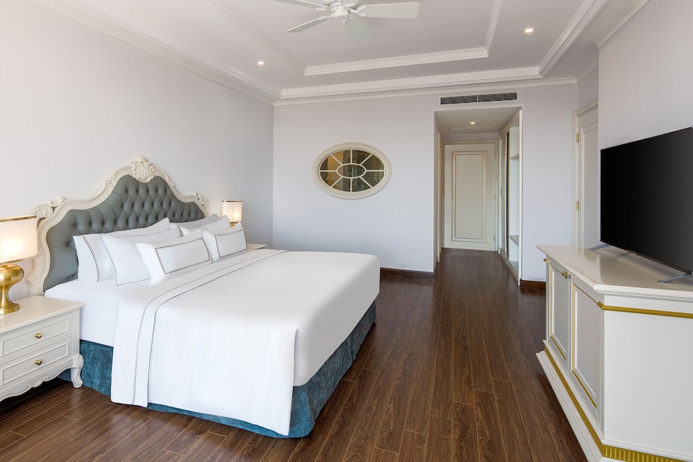 Deluxe con vistas a la ciudad del hotel Melia Vinpearl Quang Binh. Foto 2