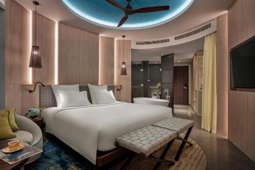 HABITACIÓN DELUXE, 1 Cama King Size, Vista al Jardín del hotel Pullman Phu Quoc Beach Resort. Foto 6
