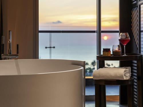 SUITE, Pase de Privilegio Ejecutivo, 1 Cama King Size, Vista al Océano del hotel Pullman Phu Quoc Beach Resort. Foto 2