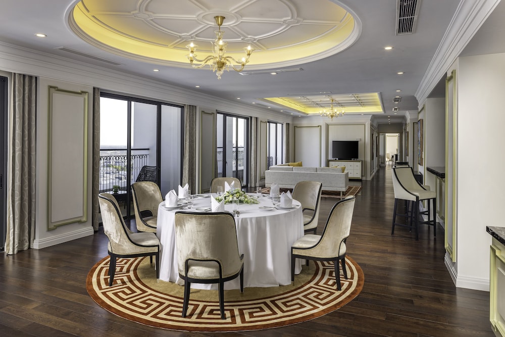 Suite Presidencial del hotel Meliá Vinpearlhai Phongrivera. Foto 4