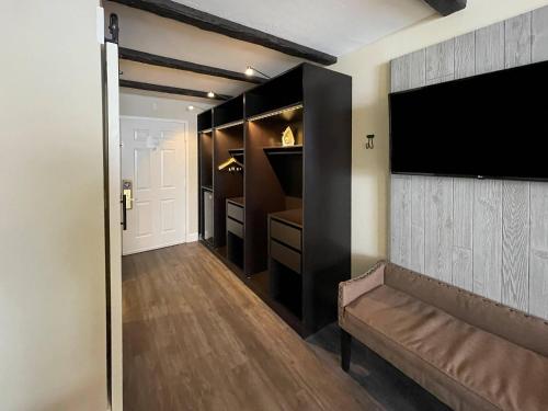 Habitación King - No fumadores/Adaptada del hotel The Century House an Ascend Hotel Collection Member. Foto 3
