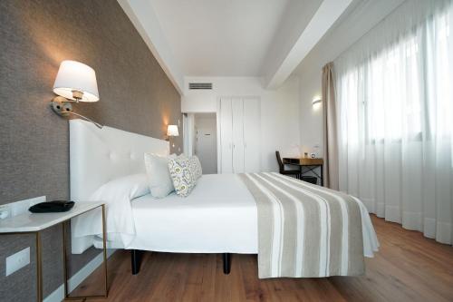 Habitación Doble con terraza - 2 camas del hotel Matilde. Foto 7