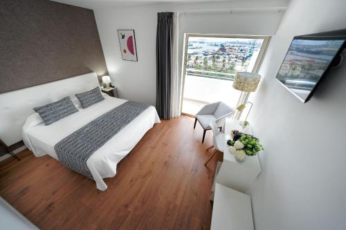 Habitación Doble Deluxe con vistas al mar - 2 camas del hotel Matilde. Foto 6