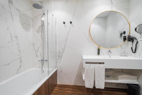 Habitación Doble con Cama supletoria del hotel Aj Gran Alacant. Foto 4