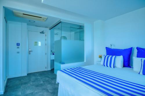 Habitación Doble Superior con balcón - vistas al mar del hotel Boutique La Marquesina - Adults Only. Foto 1