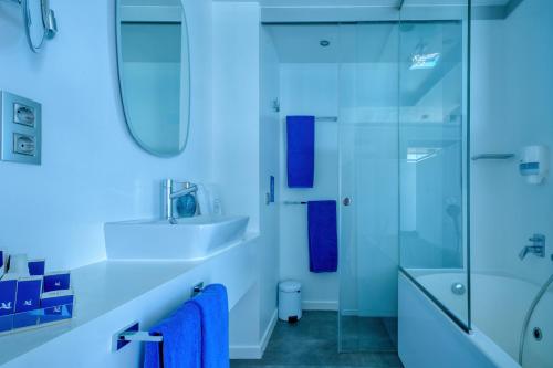 Habitación Doble Superior con balcón - vistas al mar del hotel Boutique La Marquesina - Adults Only. Foto 27