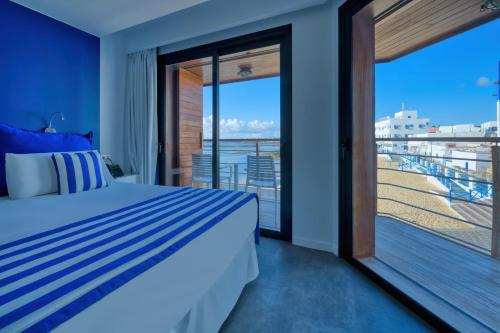 Habitación Doble Deluxe con balcón y vistas al mar del hotel Boutique La Marquesina - Adults Only. Foto 5