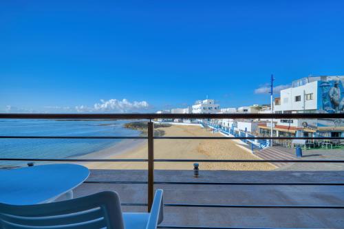 Habitación Doble Deluxe con balcón y vistas al mar del hotel Boutique La Marquesina - Adults Only. Foto 30