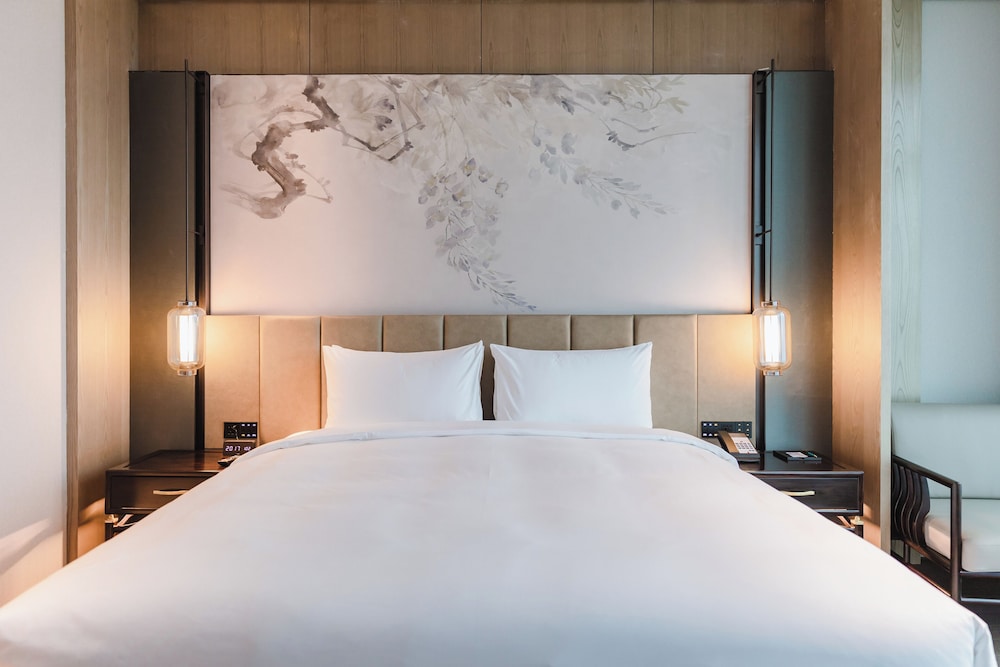 Suite Junior del hotel Sofitel Hangzhou Yingguan. Foto 3