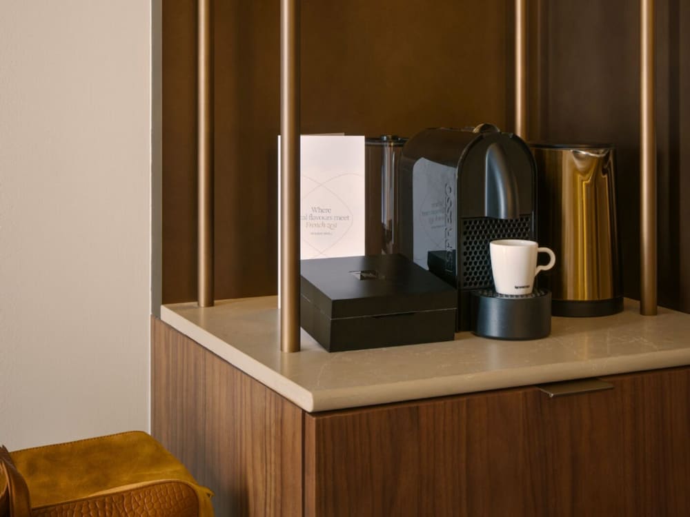 HABITACIÓN DE LUJO, Beneficios Club Millésime, 1 Cama King Size del hotel Sofitel Sydney Wentworth. Foto 5