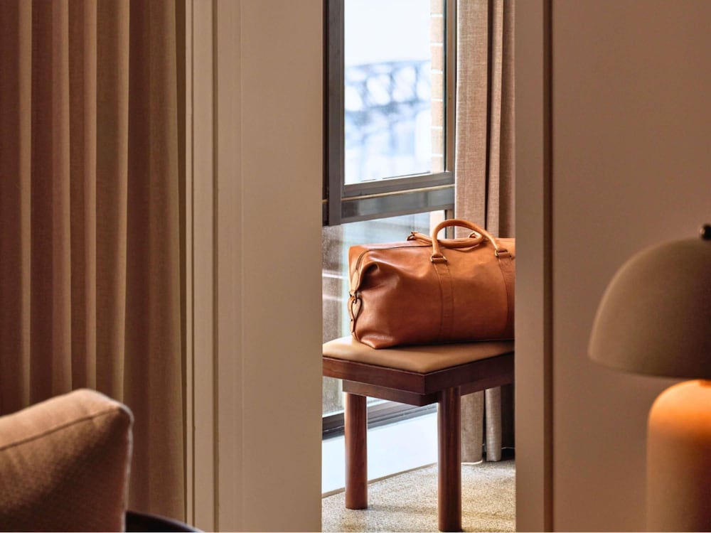 SUITE PRESTIGE, Beneficios Club Millésime, 1 Cama King Size, Salón Independiente del hotel Sofitel Sydney Wentworth. Foto 2