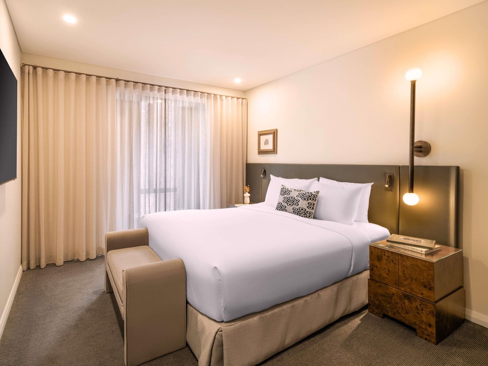 SUITE PRESTIGE, Beneficios Club Millésime, 1 Cama King Size, Salón Independiente del hotel Sofitel Sydney Wentworth. Foto 3