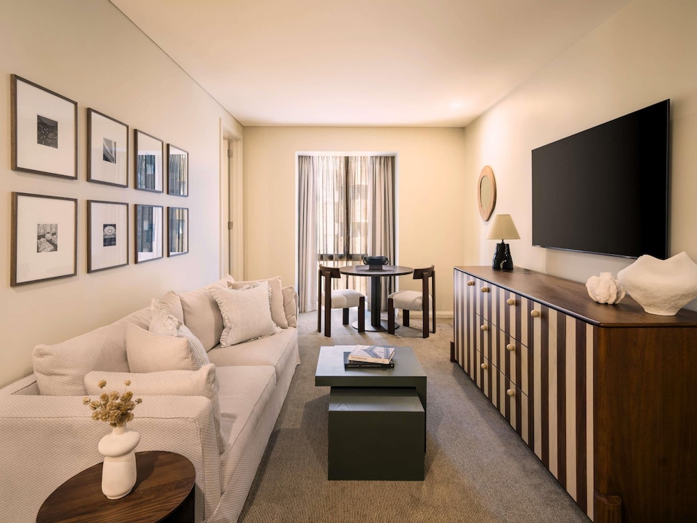 SUITE JUNIOR, Beneficios Club Millésime, 1 Cama King Size del hotel Sofitel Sydney Wentworth. Foto 1