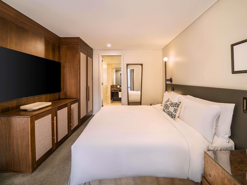 SUITE JUNIOR, Beneficios Club Millésime, 1 Cama King Size del hotel Sofitel Sydney Wentworth. Foto 2