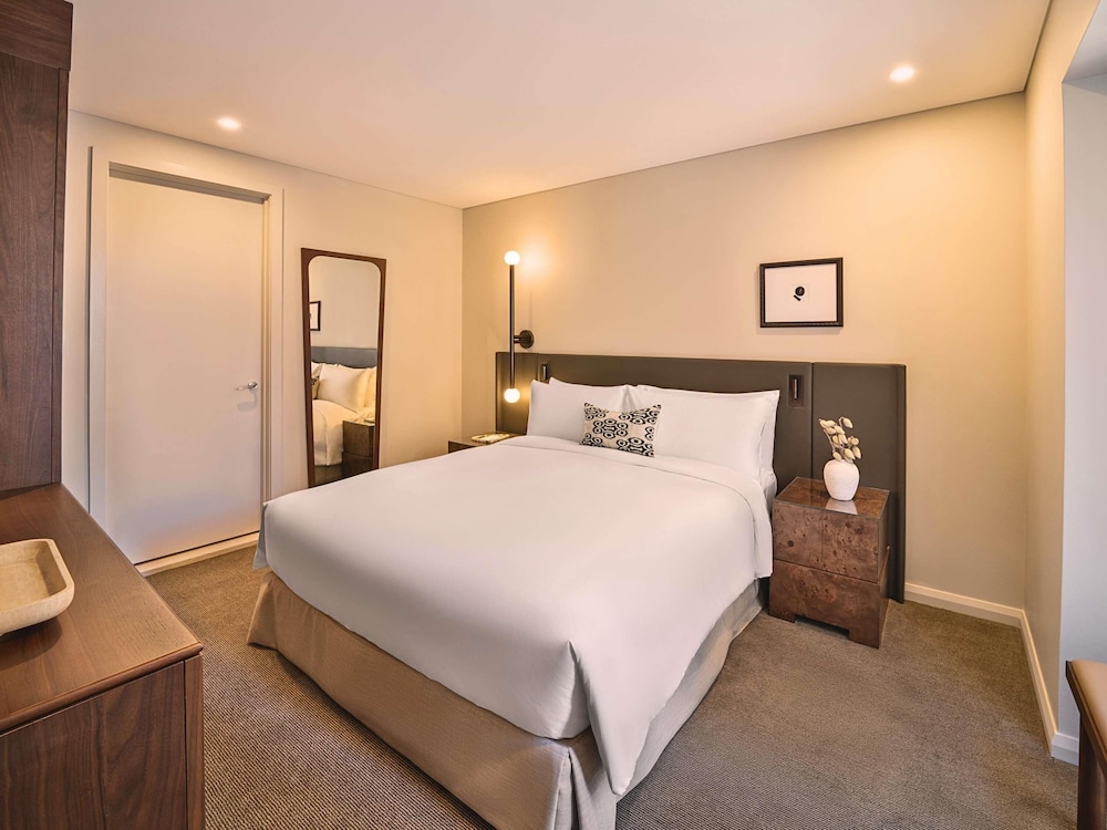 SUITE JUNIOR, Beneficios Club Millésime, 1 Cama King Size del hotel Sofitel Sydney Wentworth. Foto 4