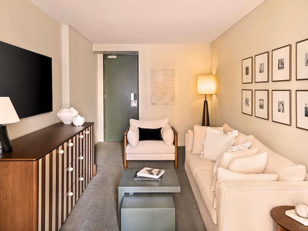 SUITE JUNIOR, Beneficios Club Millésime, 1 Cama King Size del hotel Sofitel Sydney Wentworth. Foto 5