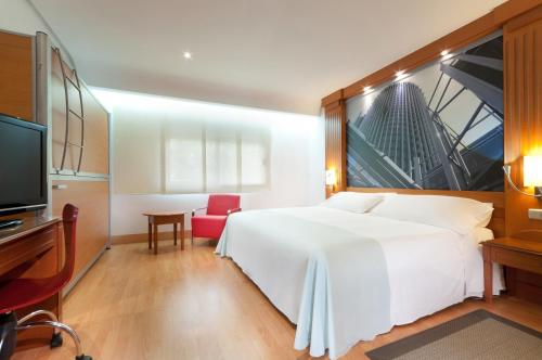Habitación Cuádruple del hotel Gran Hotel Los Angeles. Foto 3