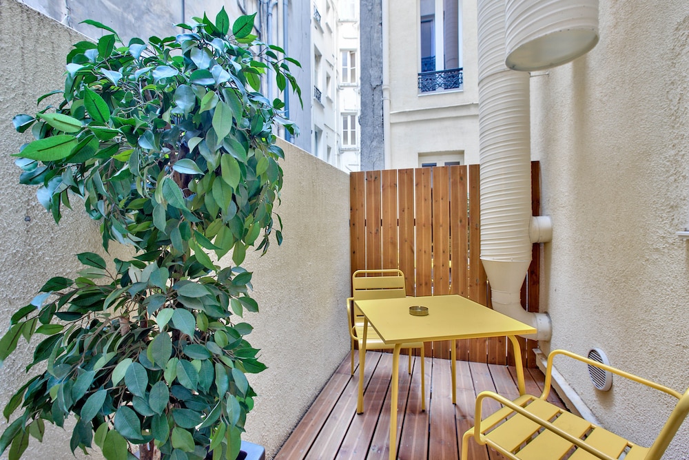 Habitación clásica, terraza del hotel Maison Barbès. Foto 3