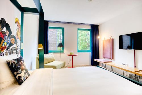Habitación Triple del hotel B&B HOTEL Brussels Centre Louise. Foto 4