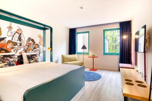Habitación Triple del hotel B&B HOTEL Brussels Centre Louise. Foto 8