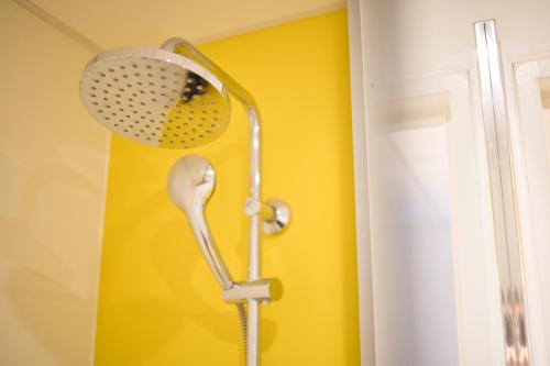 Suite Familiar del hotel B&B HOTEL Brussels Centre Louise. Foto 1
