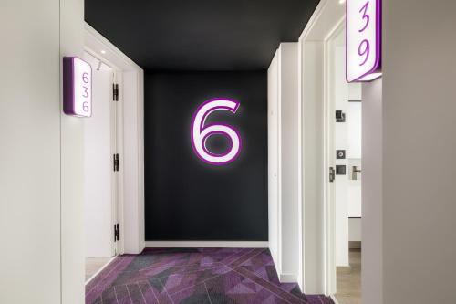 Habitación Familiar del hotel Yotel Porto. Foto 2