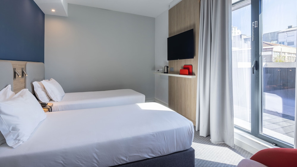 Habitación estándar, 2 camas individuales, balcón (Free Breakfast) del hotel Holiday Inn Express Porto City Center, An Ihg