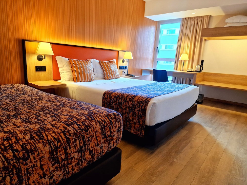 Habitación triple estándar del hotel 3k Porto Aeroporto
