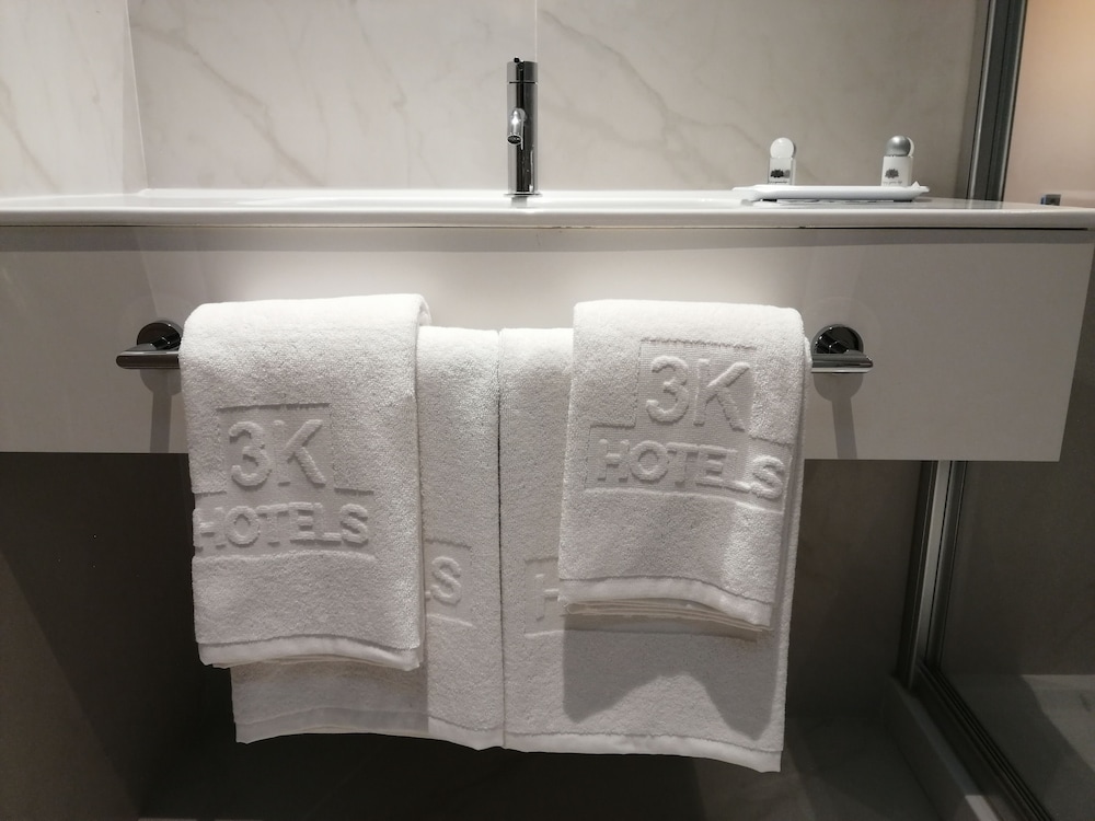 Habitación triple estándar del hotel 3k Porto Aeroporto. Foto 6
