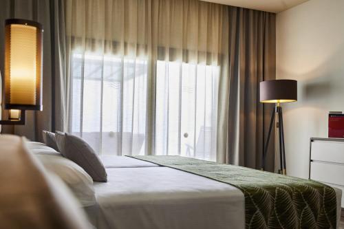 Suite Junior con vuelo nacional incluido - Sobre el agua del hotel Riu Atoll-All Inclusive. Foto 4