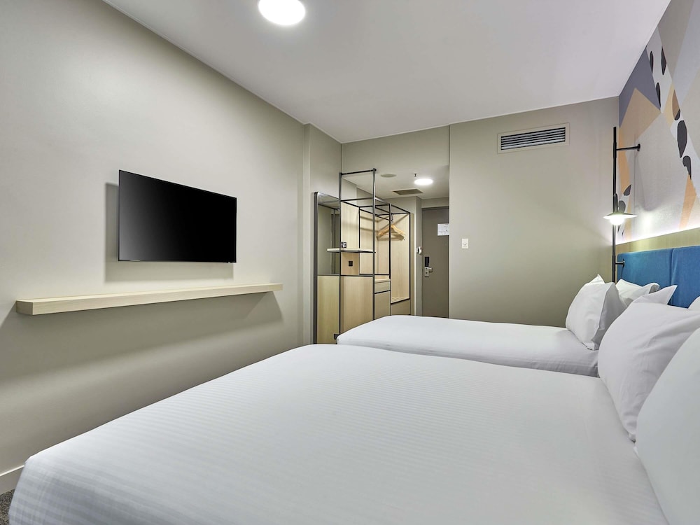 Habitación Estándar 1 Cama Doble y 1 Cama Individual del hotel Ibis Perth. Foto 2
