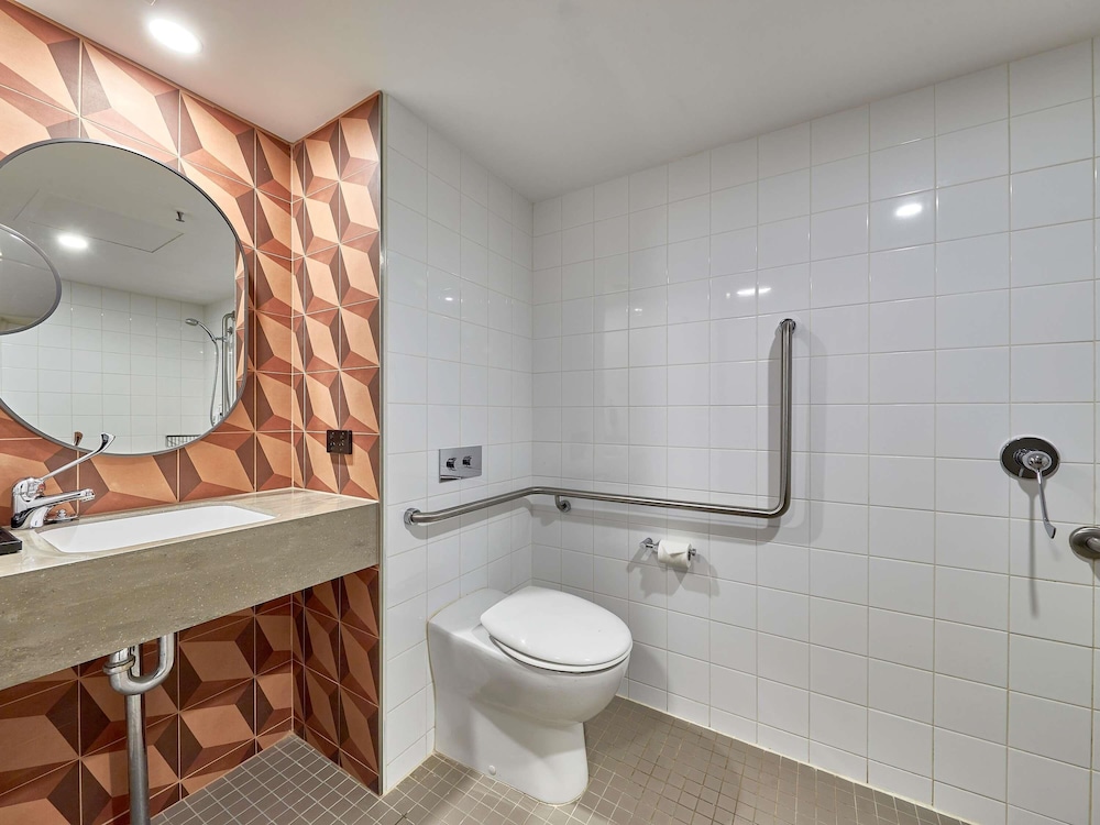 Habitación Estándar Accesible con 1 cama doble del hotel Ibis Perth. Foto 6